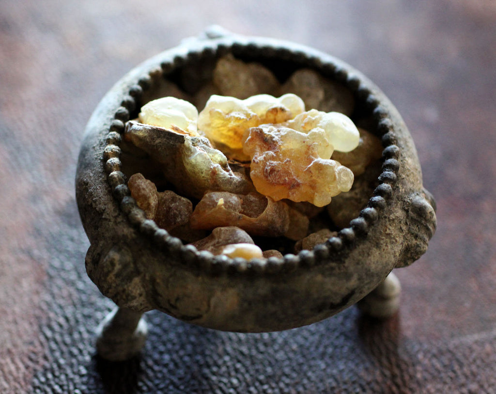 Mystic Solid Perfume in Round Jar