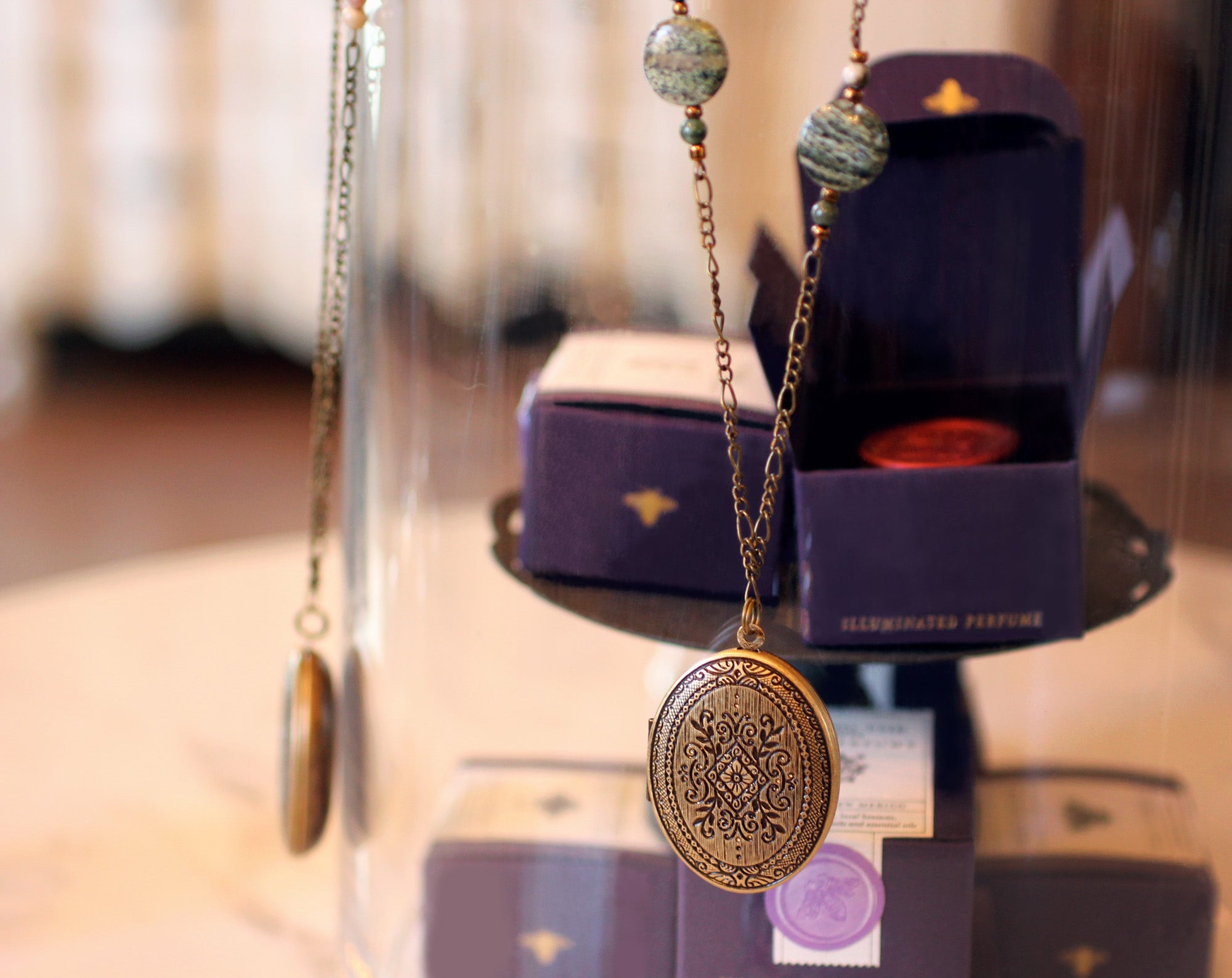 Locket Necklace with Solid Perfume. Diamond Pattern. Unique Chain with Moss Agate