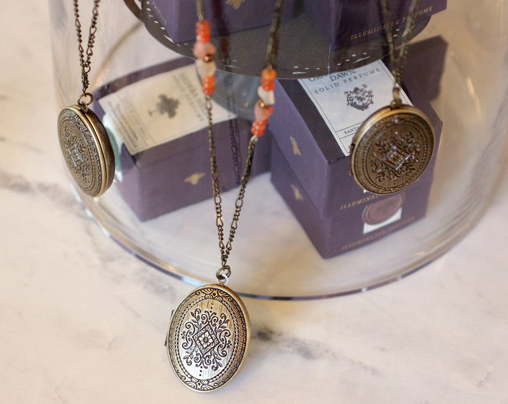 Locket Necklace with Solid Perfume. Diamond Pattern. Unique Chain with Carnelian