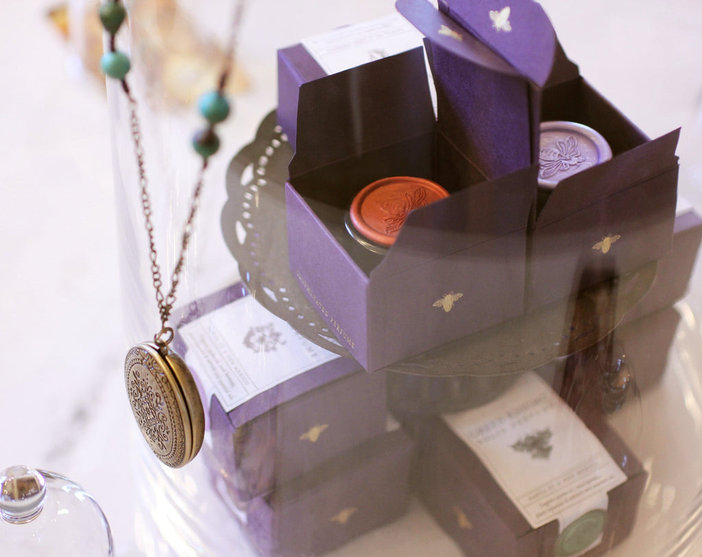 Locket Necklace with Solid Perfume. Diamond Pattern. Unique Chain with Turquoise