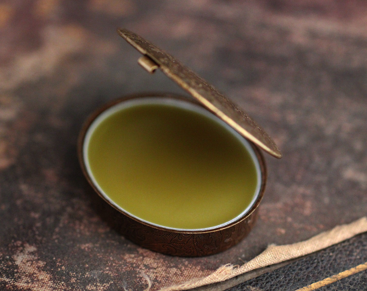 GreenWitch Solid Natural Perfume in Oval Compact with Pouch